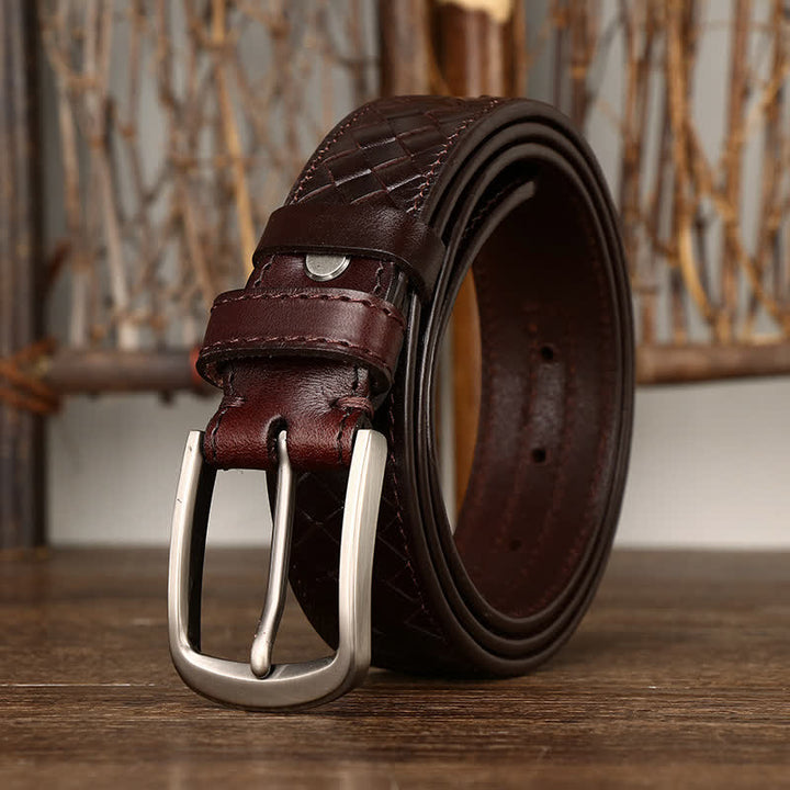 Cinturón de piel de vaca con hebilla de cobre trenzada y estilo elegante