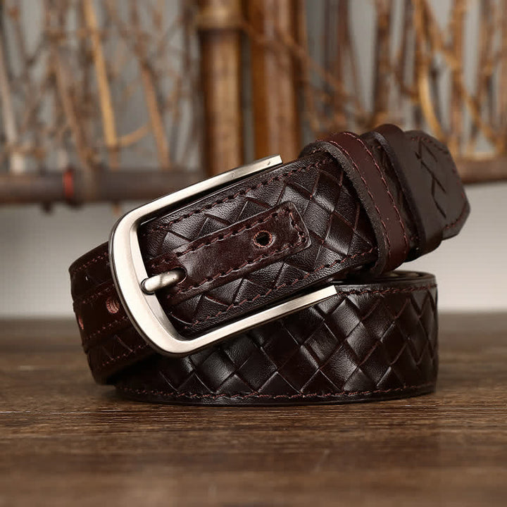 Cinturón de piel de vaca con hebilla de cobre trenzada y estilo elegante