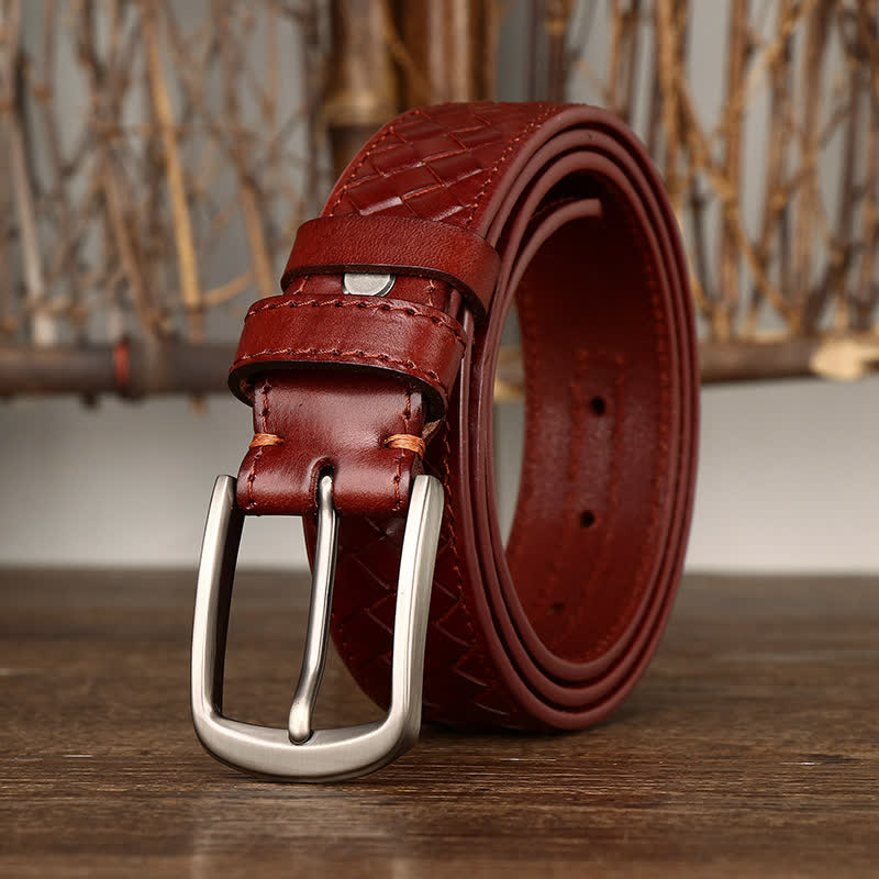 Cinturón de piel de vaca con hebilla de cobre trenzada y estilo elegante