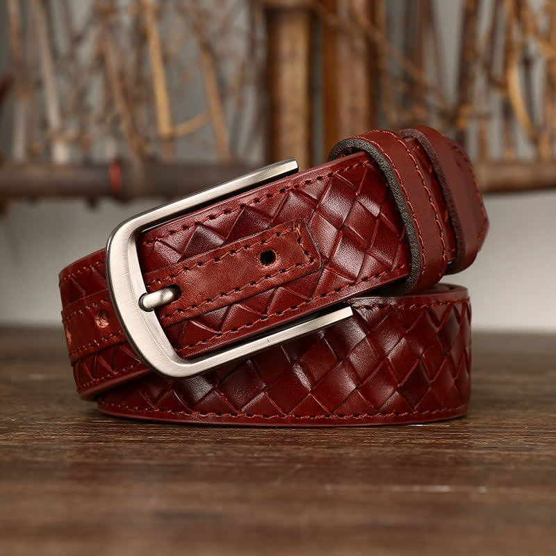 Cinturón de piel de vaca con hebilla de cobre trenzada y estilo elegante
