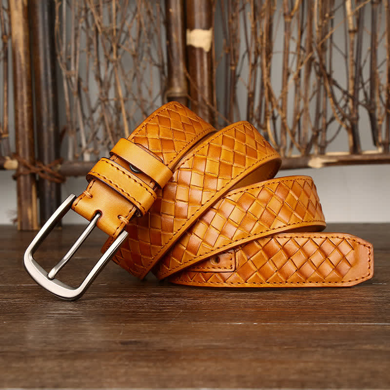 Cinturón de piel de vaca con hebilla de cobre trenzada y estilo elegante