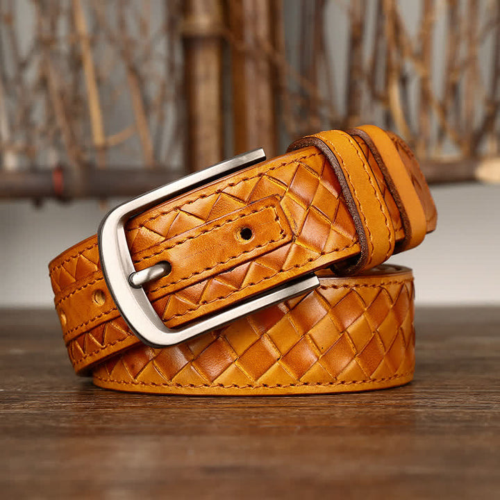 Cinturón de piel de vaca con hebilla de cobre trenzada y estilo elegante