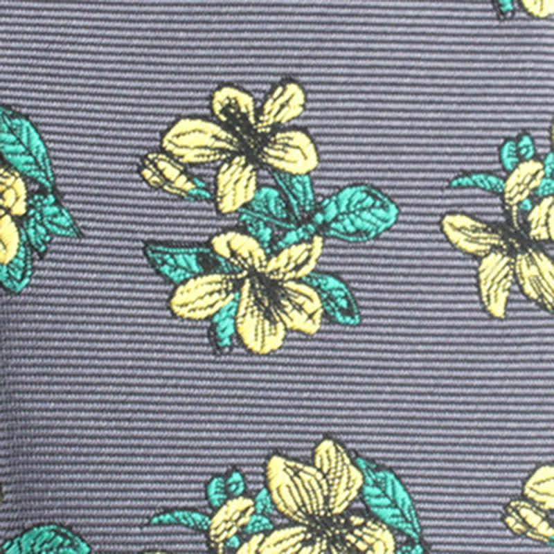 Corbata clásica elegante y ajustada con diseño floral para hombre