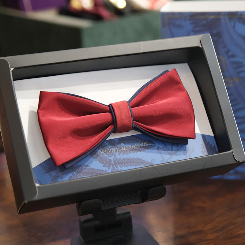 Pajarita de doble capa en dos tonos burdeos y azul marino para hombre