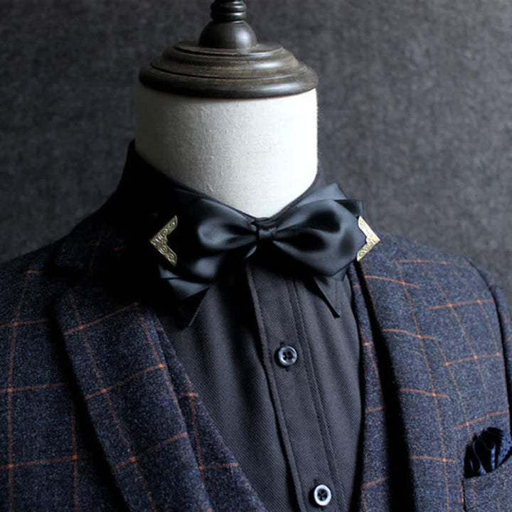 Pajarita clásica de color liso con punta dorada para hombre