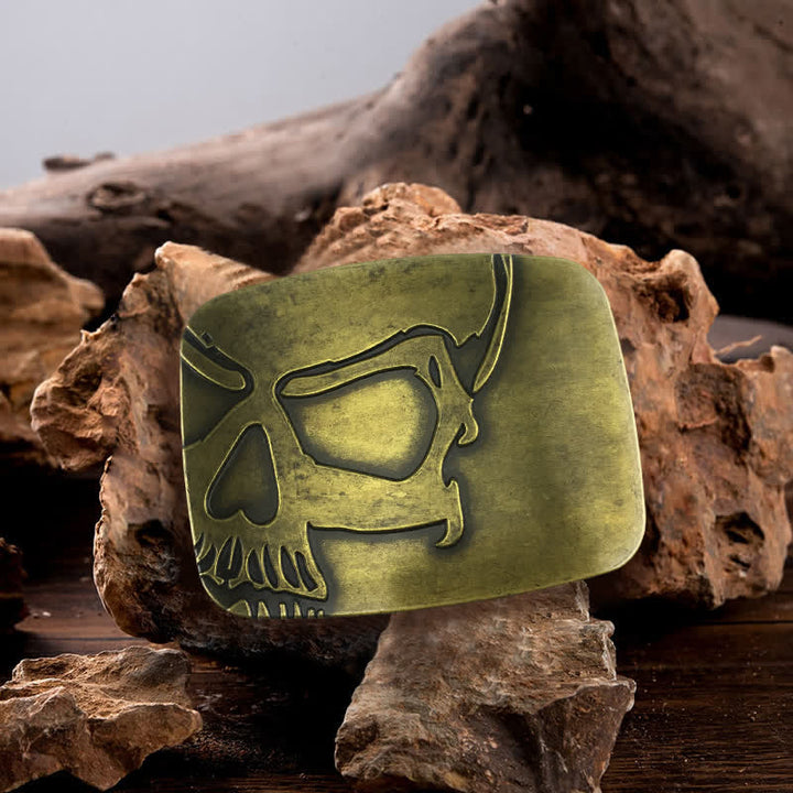 Cinturón de cuero con hebilla de calavera en relieve de bronce para hombre hecho a mano