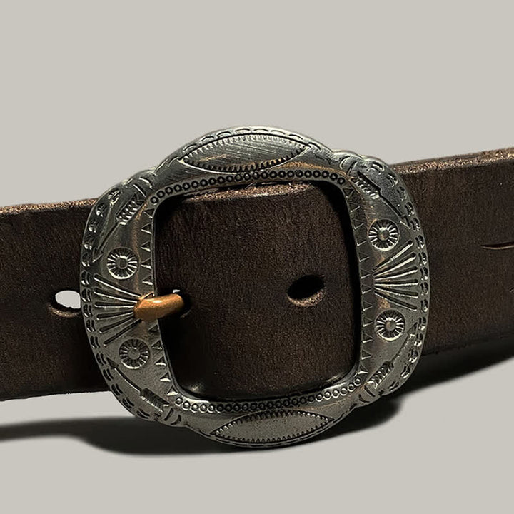Cinturón de cuero con hebilla plateada y estampado de sol en relieve retro