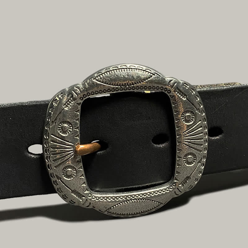 Cinturón de cuero con hebilla plateada y estampado de sol en relieve retro
