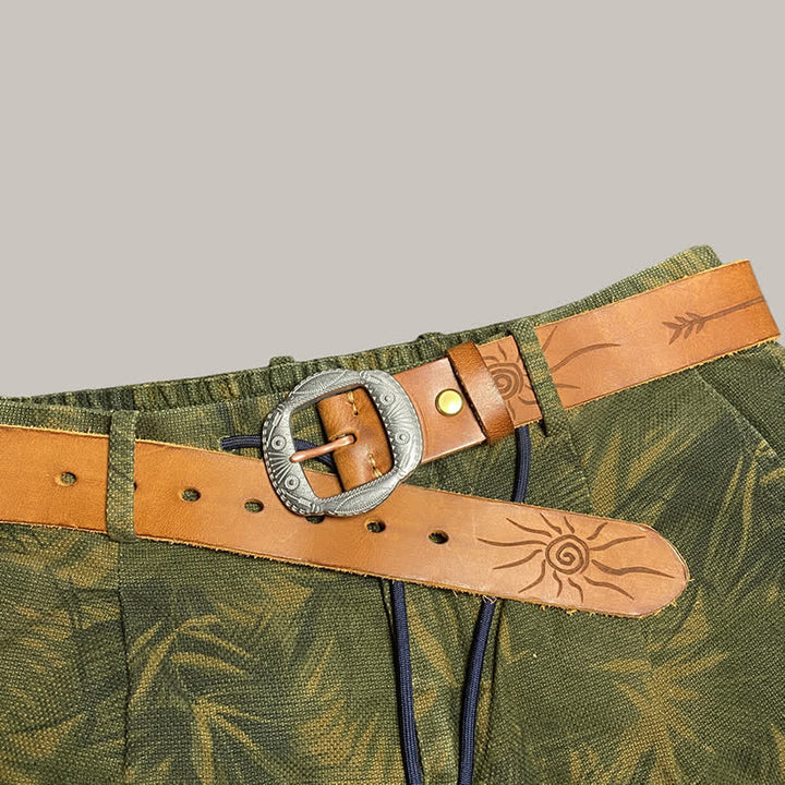 Cinturón de cuero con hebilla plateada y estampado de sol en relieve retro