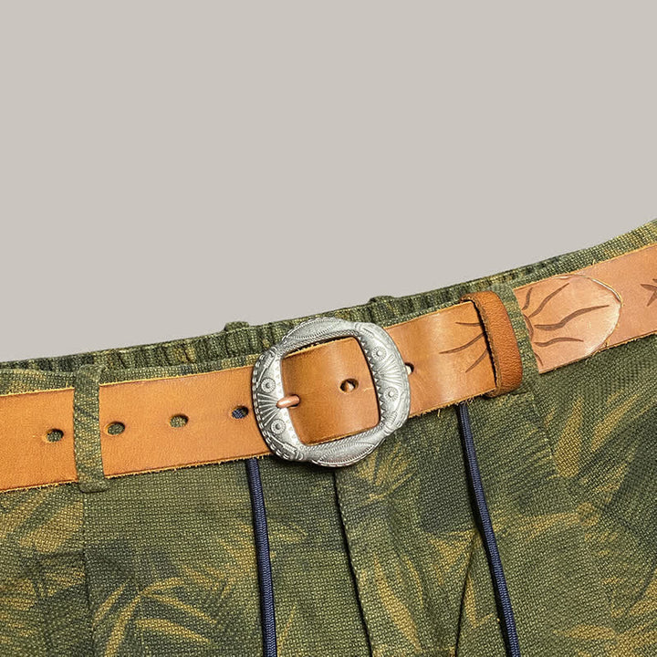 Cinturón de cuero con hebilla plateada y estampado de sol en relieve retro