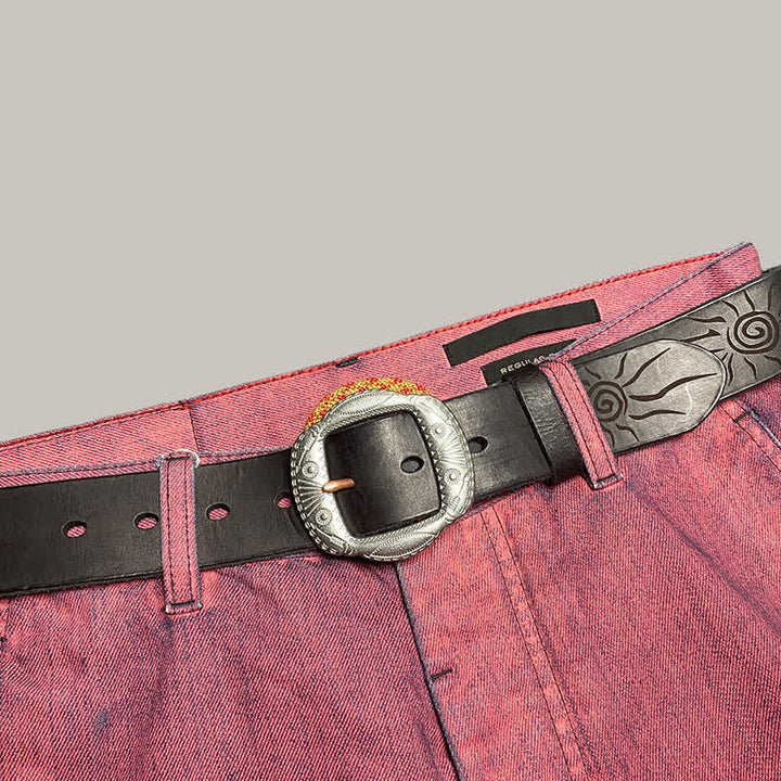 Cinturón de cuero con hebilla plateada y estampado de sol en relieve retro
