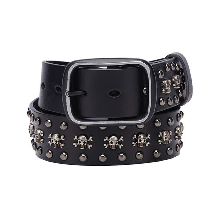 Cinturón de cuero con remaches de calavera gótica tachonada