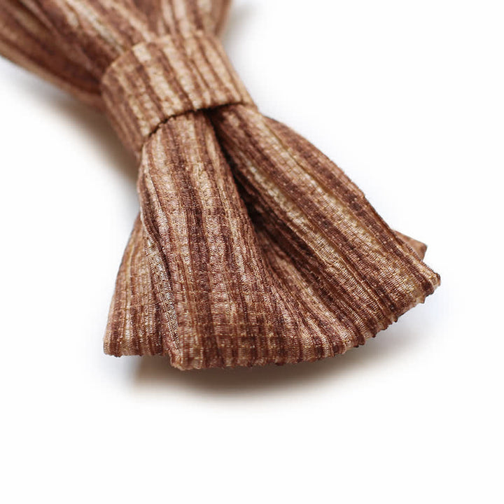 Pajarita de rayas marrón café distintiva para hombre