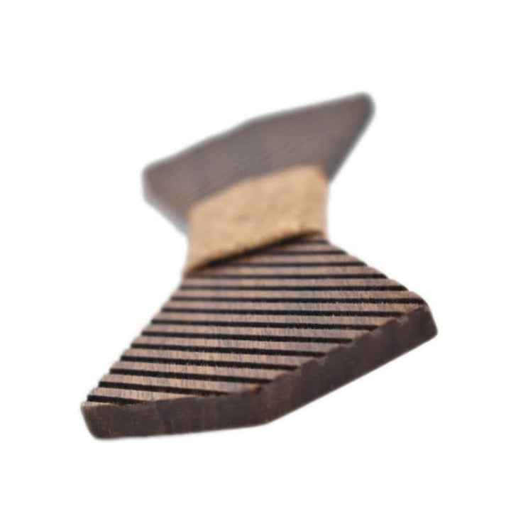 Pajarita de madera a rayas elegante de nogal negro para hombre