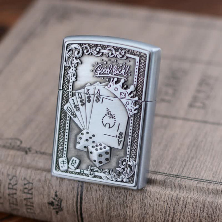 Encendedor de butano recargable con forma de rueda de amolar Lucky Poker