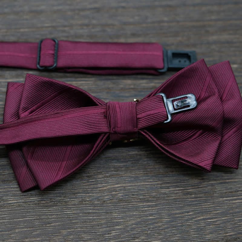 Pajarita de sarga con forma de rama de metal dorado para hombre