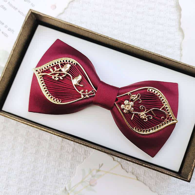 Pajarita de boda para hombre con estampado floral de hojas y pájaros dorados