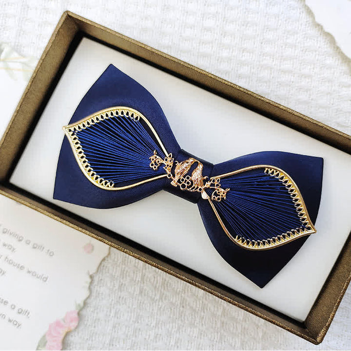 Pajarita de boda para hombre con estampado floral de hojas y pájaros dorados