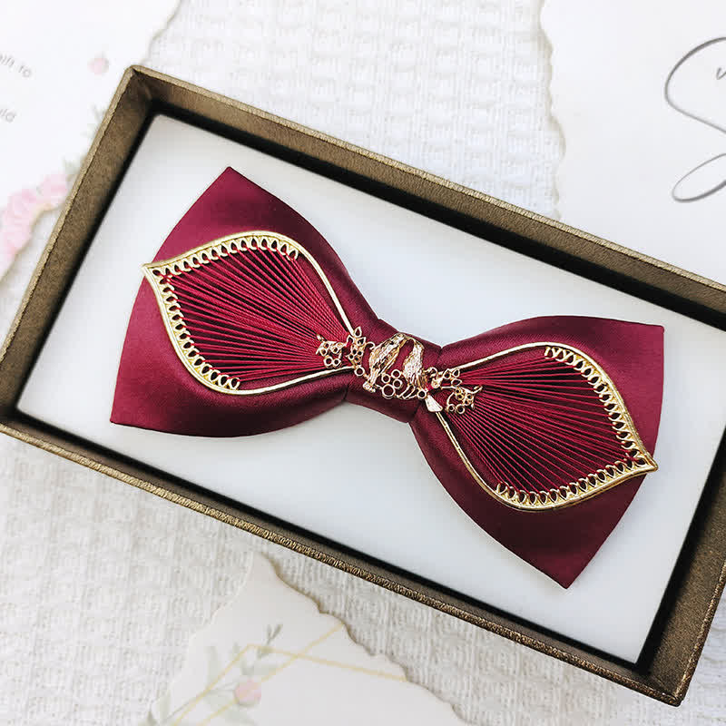Pajarita de boda para hombre con estampado floral de hojas y pájaros dorados