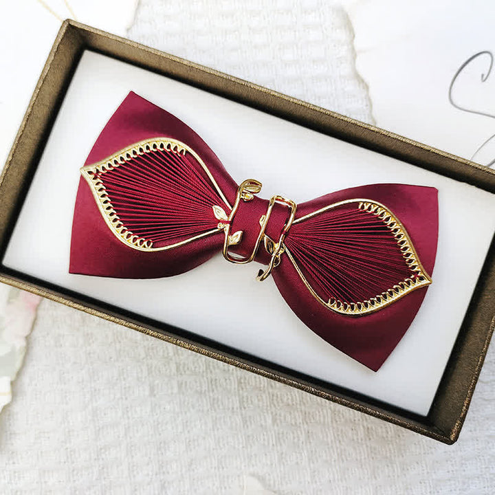 Pajarita de boda para hombre con estampado floral de hojas y pájaros dorados
