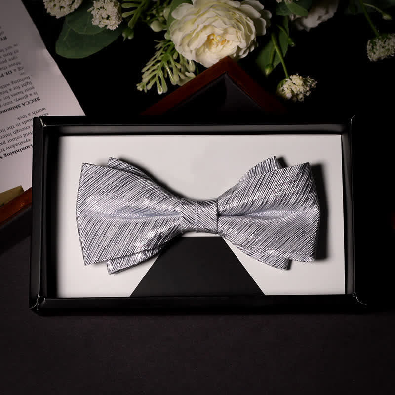 Pajarita de sarga de la serie gris plateado brillante para hombre