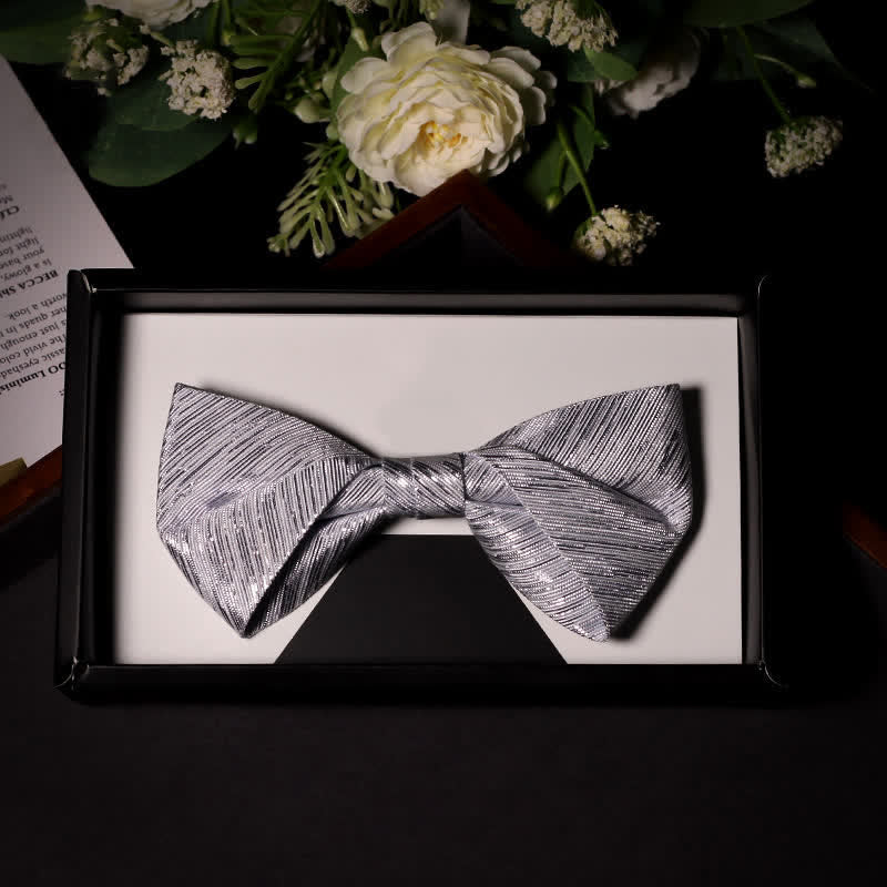 Pajarita de sarga de la serie gris plateado brillante para hombre