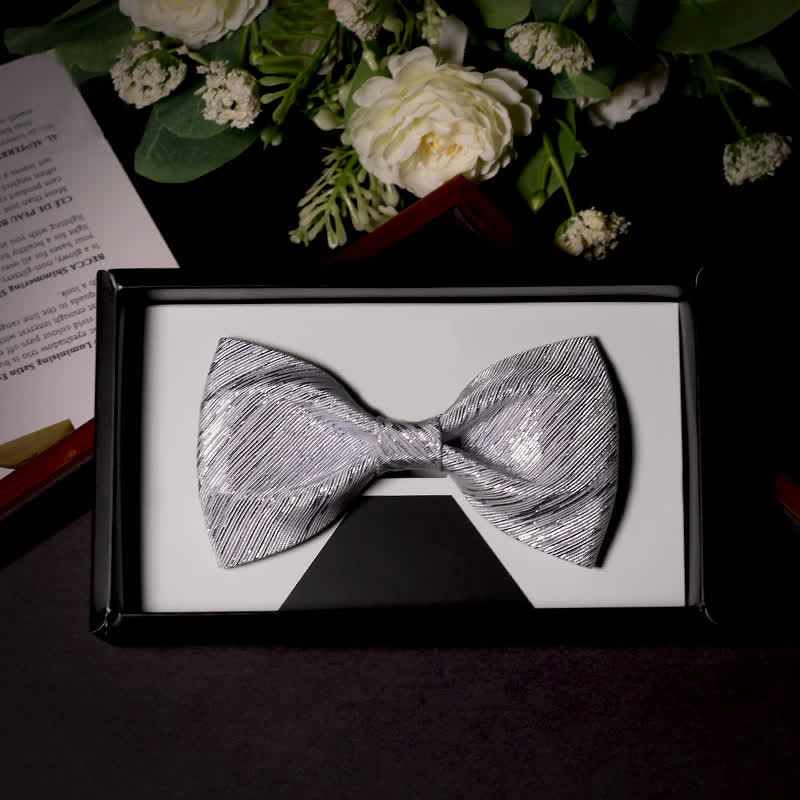 Pajarita de sarga de la serie gris plateado brillante para hombre