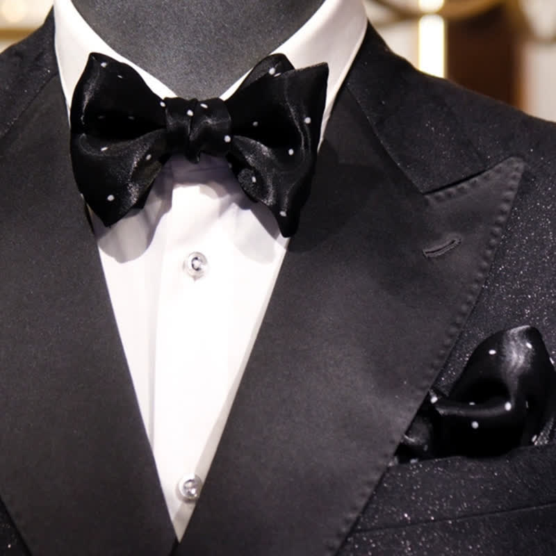 Pajarita romántica de lunares blancos y negros para hombre