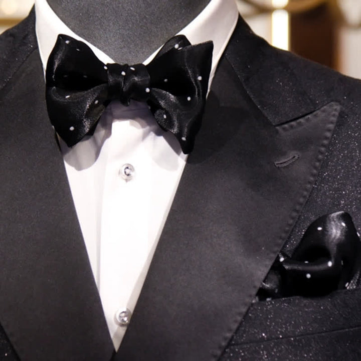 Pajarita romántica de lunares blancos y negros para hombre