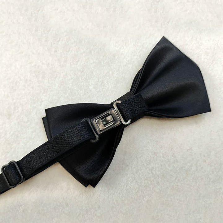 Pajarita de metal plateada con corona y cadena cruzada para hombre