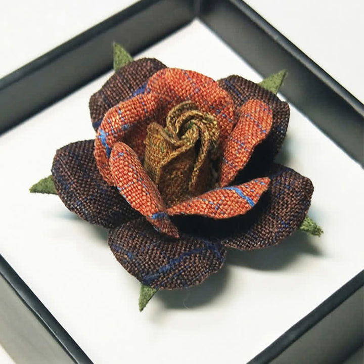 Pajarita con broche floral en espiga estilo británico de color rojo vino oscuro para hombre