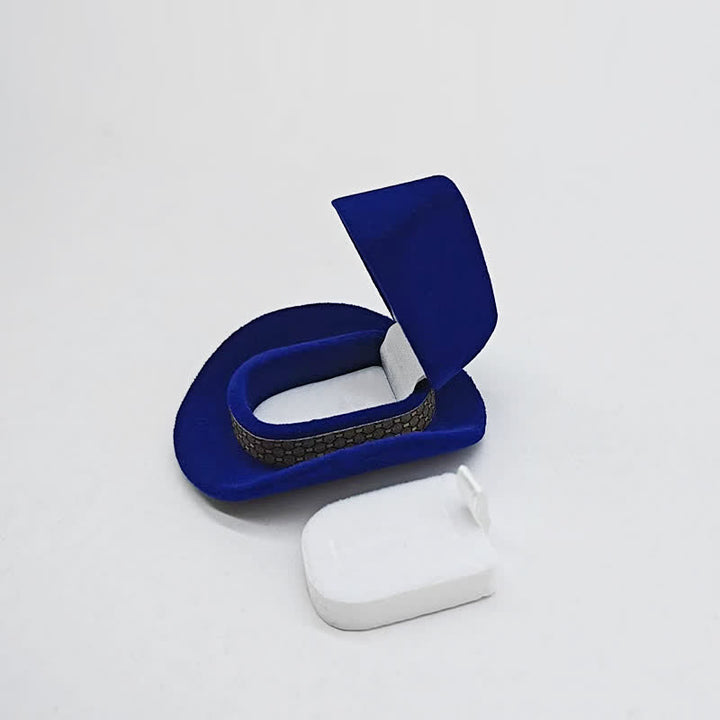 Caja de terciopelo para anillos con forma de sombrero de vaquero occidental