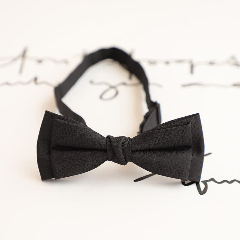 Pajarita retro sencilla de color liso para caballero con doble lazo