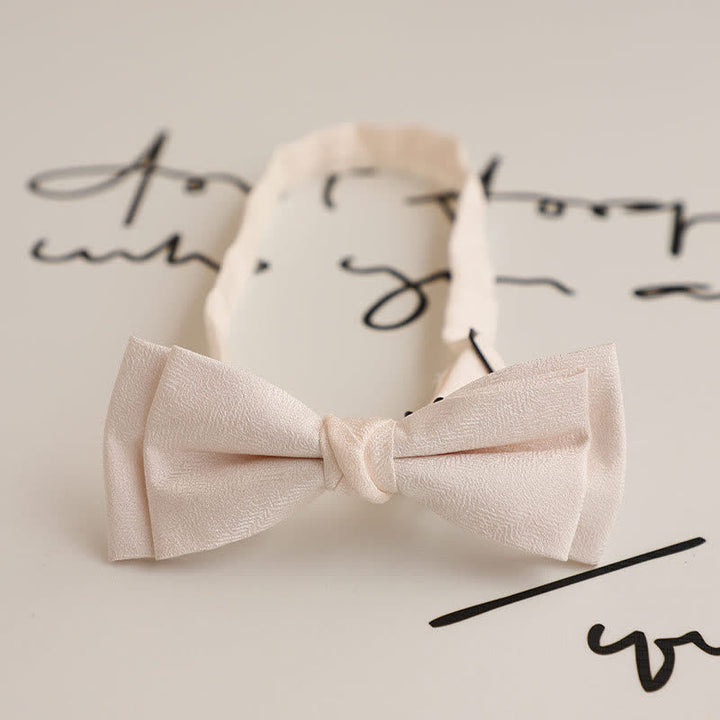 Pajarita retro sencilla de color liso para caballero con doble lazo