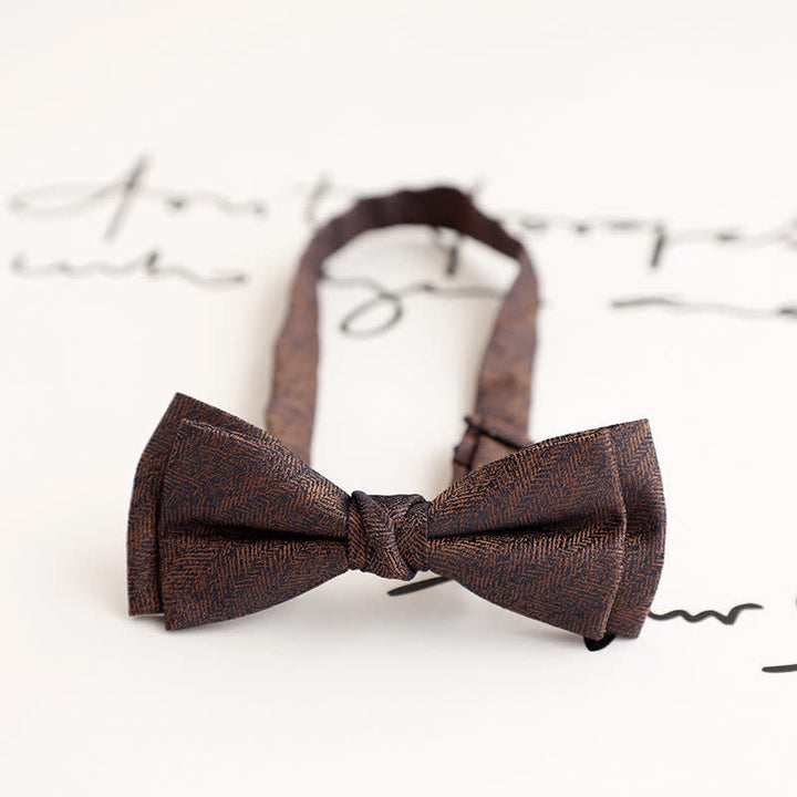 Pajarita retro sencilla de color liso para caballero con doble lazo