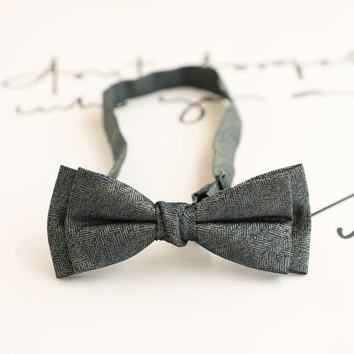 Pajarita retro sencilla de color liso para caballero con doble lazo