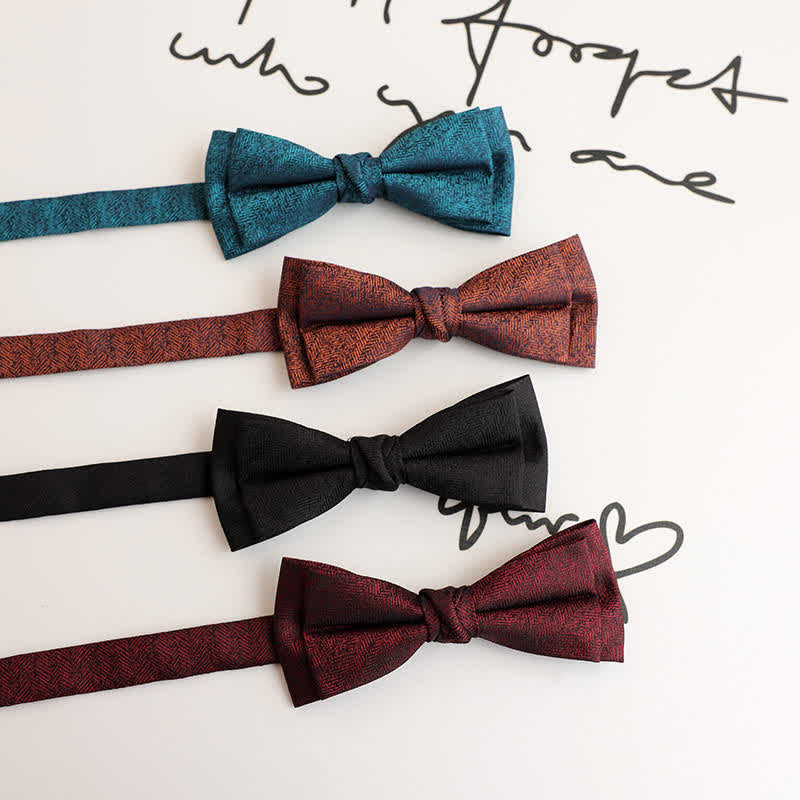 Pajarita retro sencilla de color liso para caballero con doble lazo