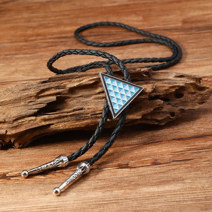 Corbata bolo triangular con flores ovaladas esmaltadas en azul