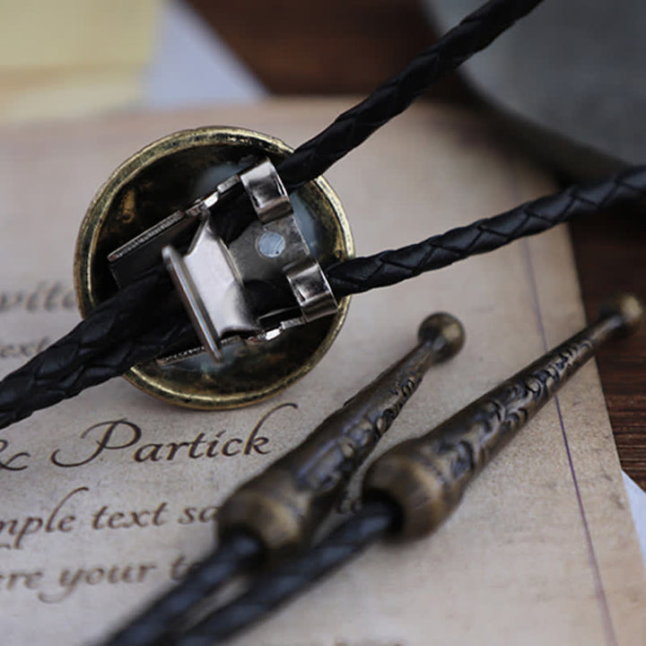 Corbata de bolo con flores esmaltadas en turquesa azul antiguo