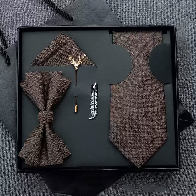 Caja de regalo con 5 pajaritas informales con estampado de hojas en marrón oscuro para hombre