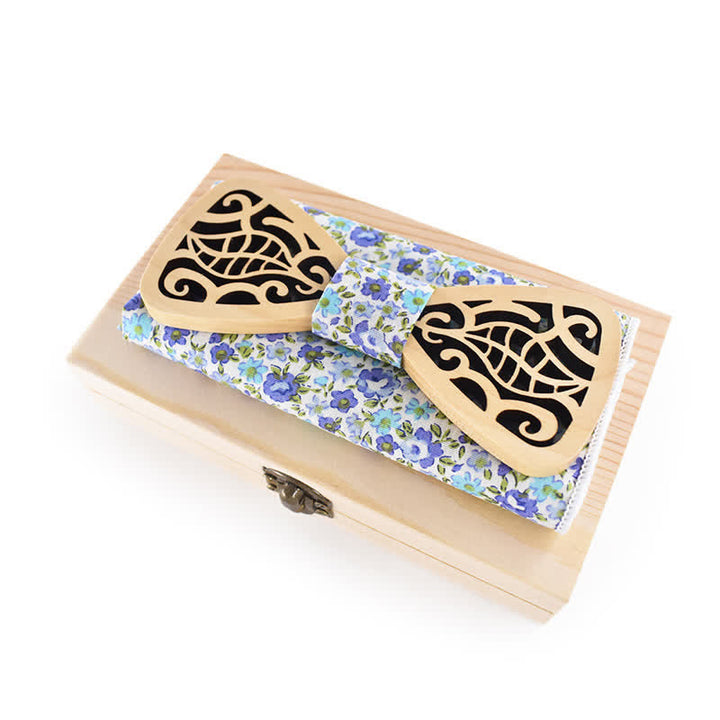 Juego de 2 pajaritas de madera caladas con hojas talladas para hombre