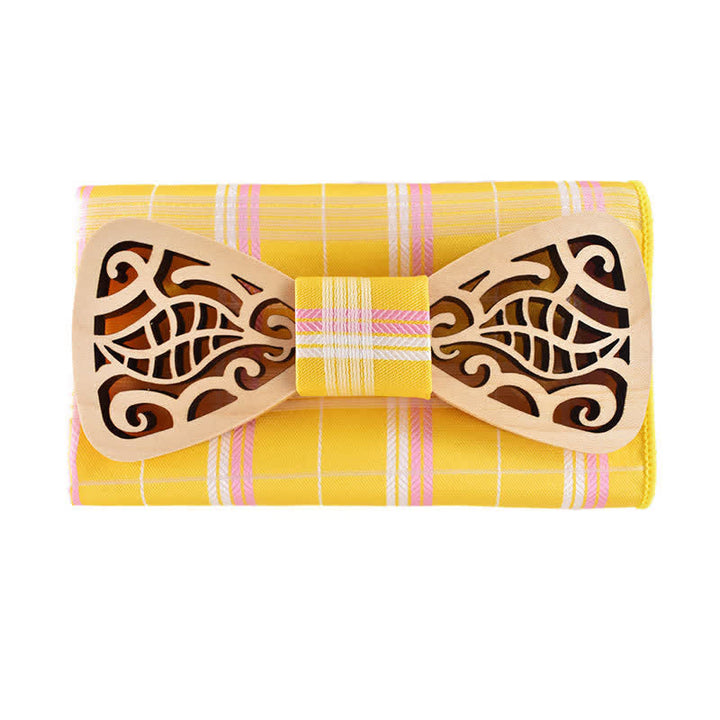 Juego de 2 pajaritas de madera caladas con hojas talladas para hombre