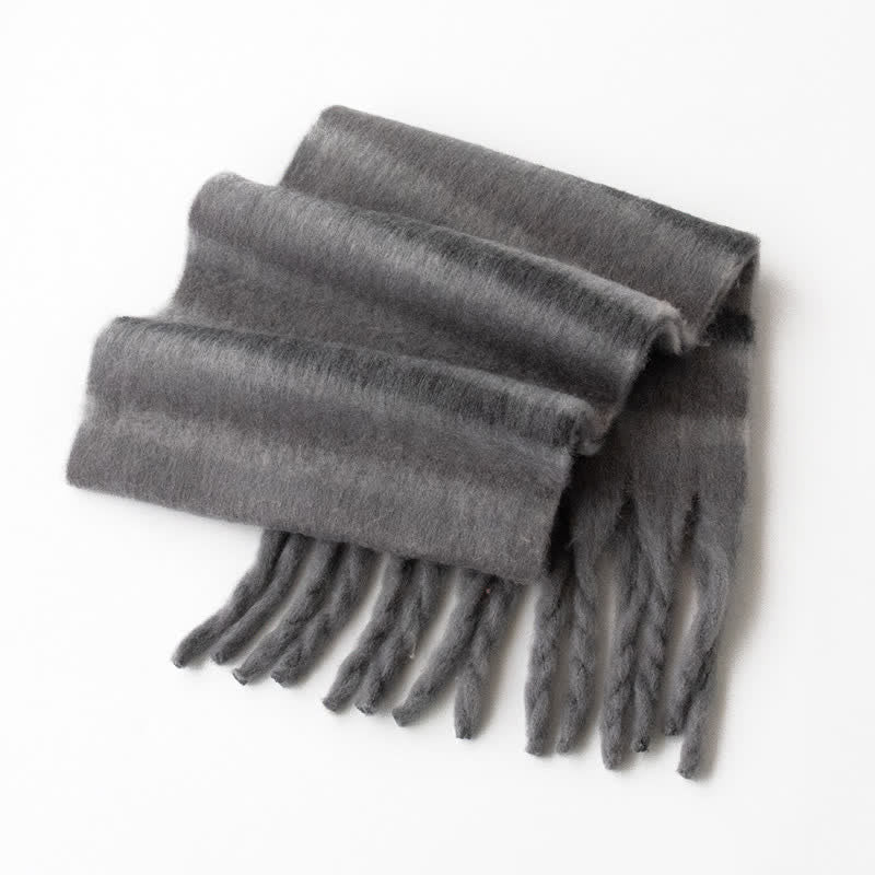 Bufanda unisex de mohair con borlas y colores en contraste del arcoíris