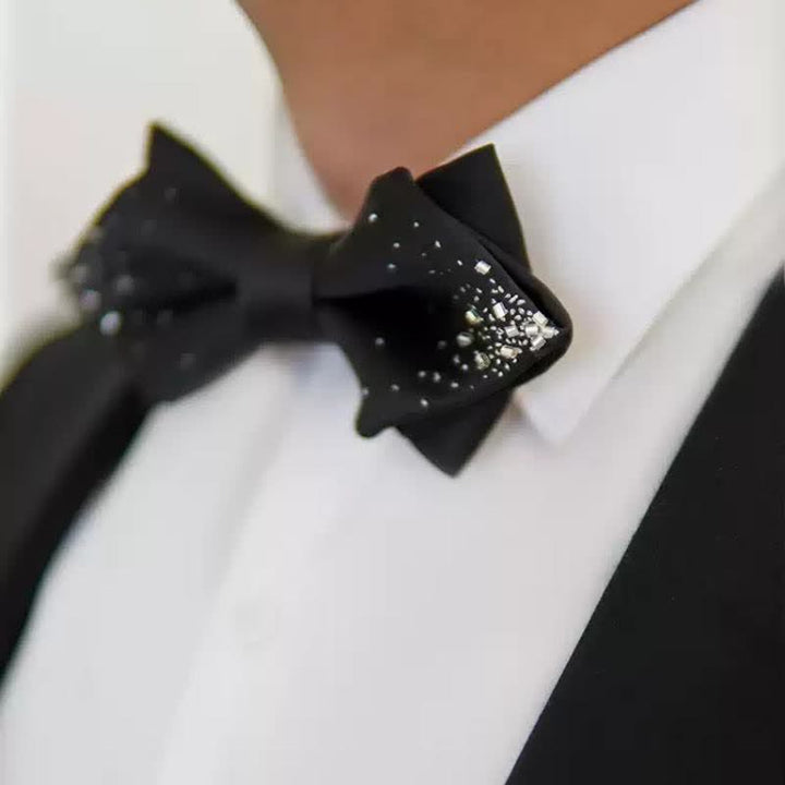 Pajarita puntiaguda de doble capa con alambre plateado y negro para hombre