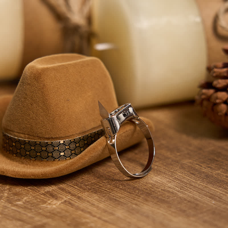 Conjunto de anillo con colgante de toro de cuernos largos y hoja oculta