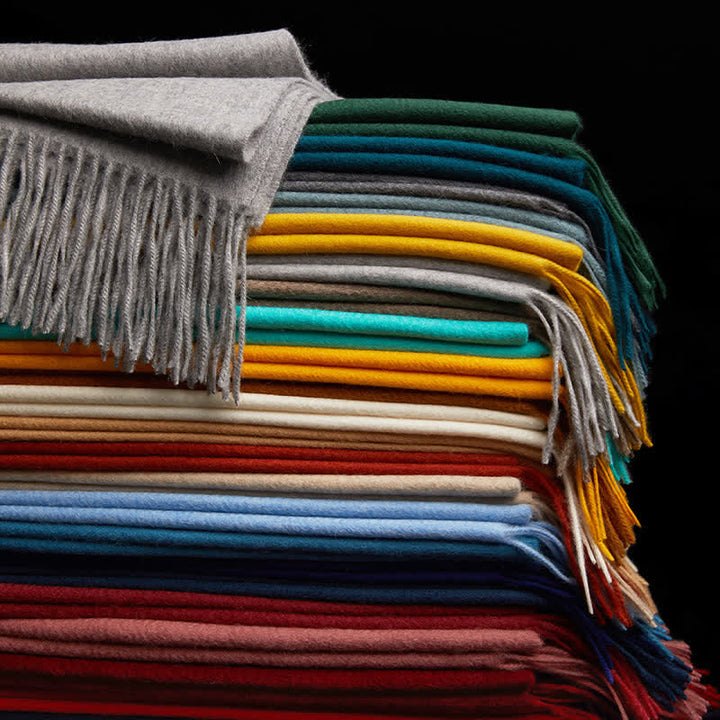 Bufanda unisex sencilla de lana pura con flecos en color liso
