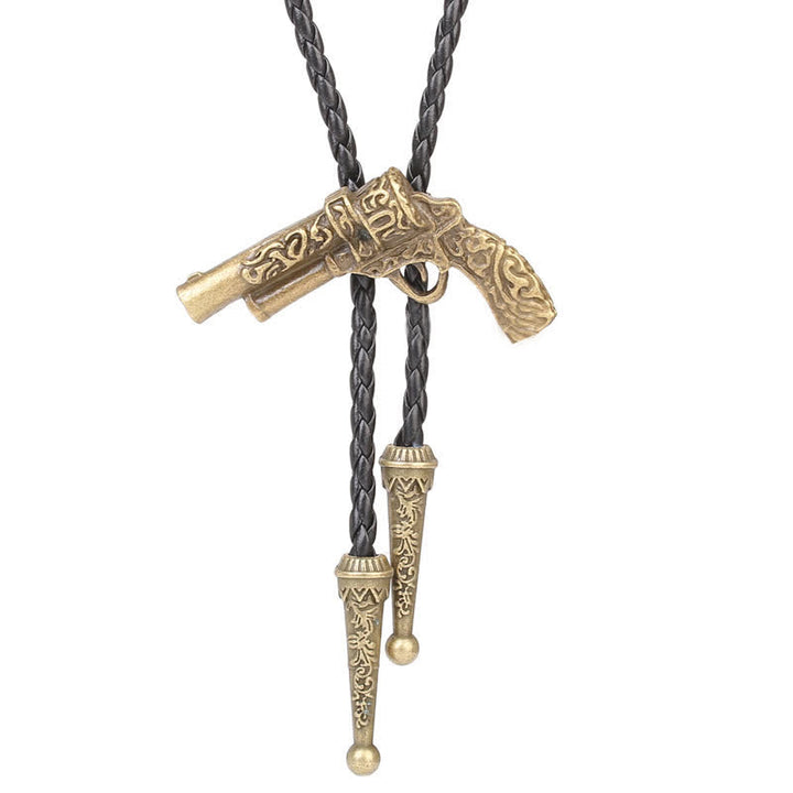 Colgante de pistola con forma de rodeo tallado