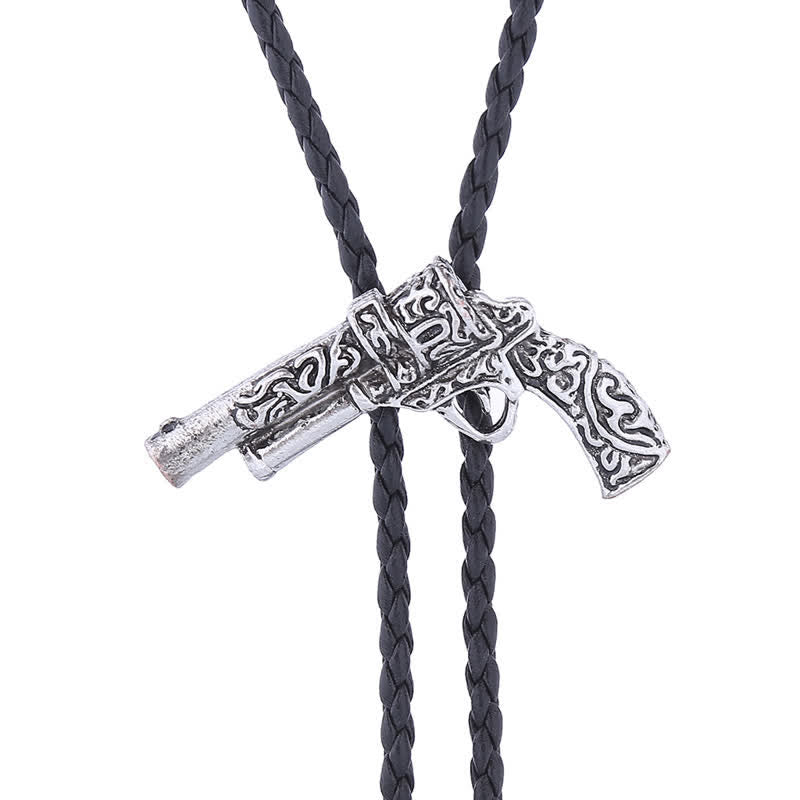 Colgante de pistola con forma de rodeo tallado