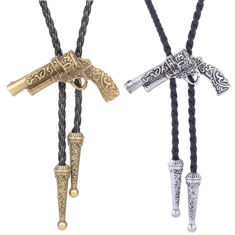 Colgante de pistola con forma de rodeo tallado