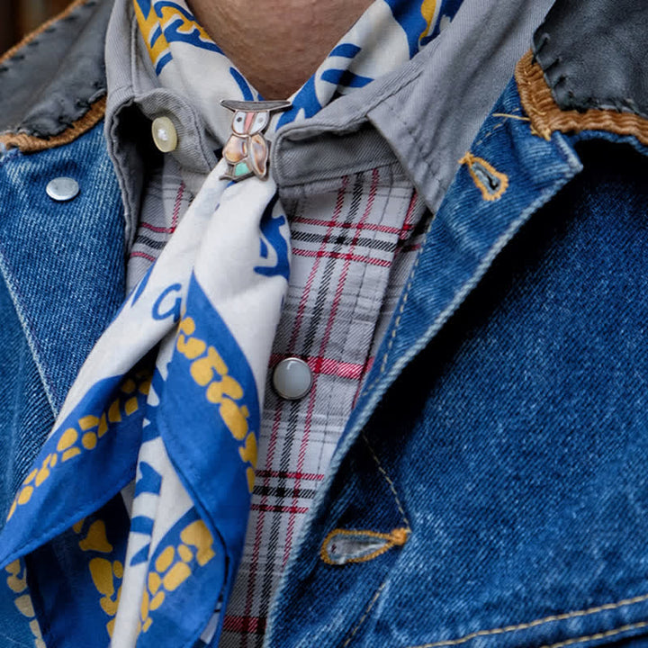 Bufanda cuadrada de vaquero en blanco y azul con diseño de fogata